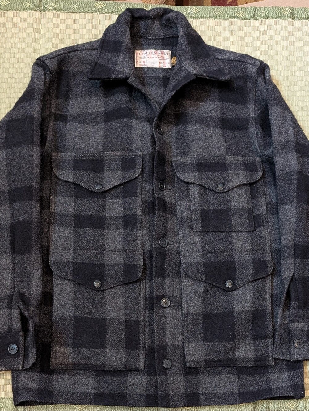 VTG Filson Style 110 Mackinaw Wool Cruiser Jacket Black/Gray Plaid Men's Size 42